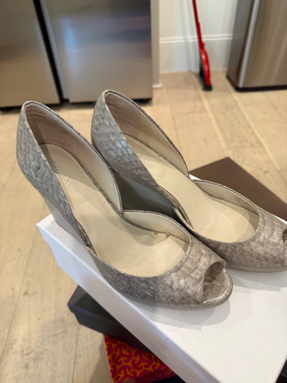 Shoe - Picture 6 of 7